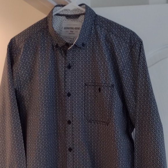 International Report Men's Long Sleeve Shirt - Picture 8 of 9